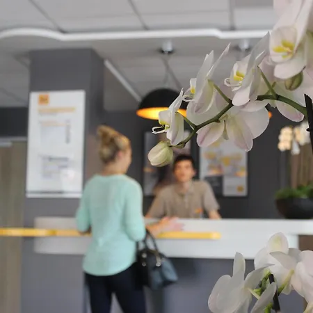 ホテル Premiere Classe Centre - Gare オベルネ